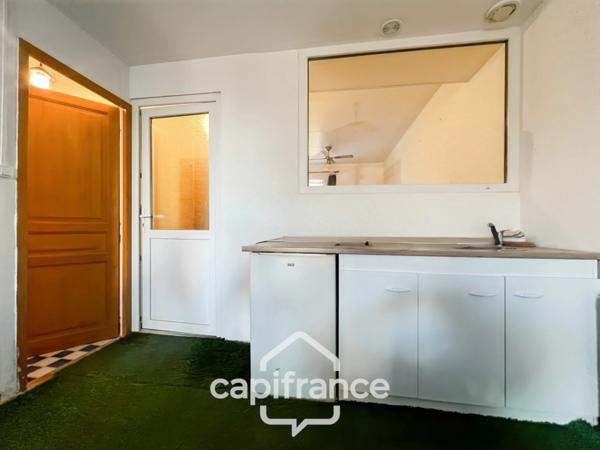 Local polyvalent de 43 m² – Usage mixte habitation & professionnel – Domaine de Pont ROYAL avec sa piscine résidentielle