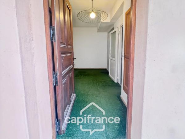 Local polyvalent de 43 m² – Usage mixte habitation & professionnel – Domaine de Pont ROYAL avec sa piscine résidentielle