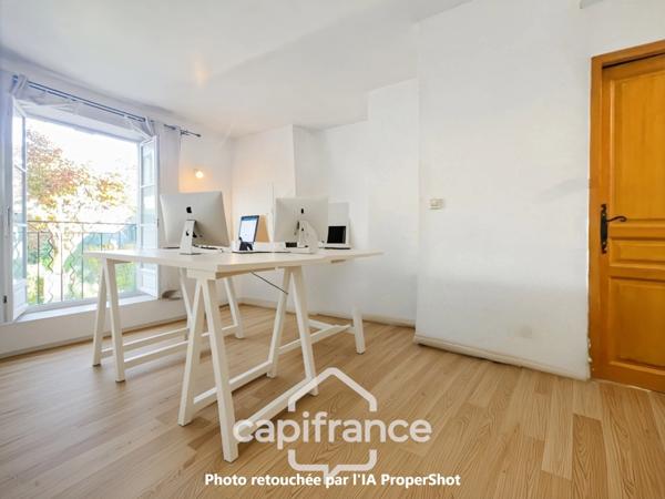 Local polyvalent de 43 m² – Usage mixte habitation & professionnel – Domaine de Pont ROYAL avec sa piscine résidentielle