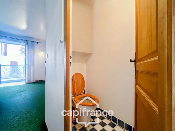 Local polyvalent de 43 m² – Usage mixte habitation & professionnel – Domaine de Pont ROYAL avec sa piscine résidentielle