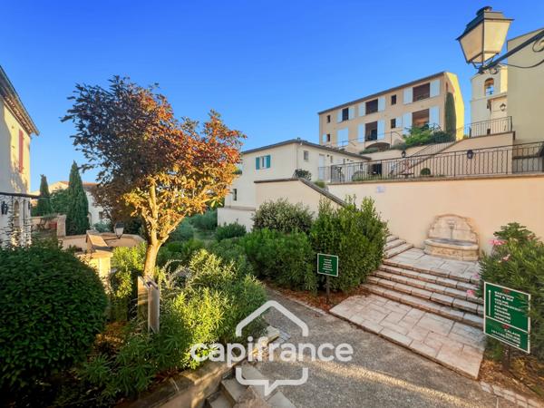 Local polyvalent de 43 m² – Usage mixte habitation & professionnel – Domaine de Pont ROYAL avec sa piscine résidentielle