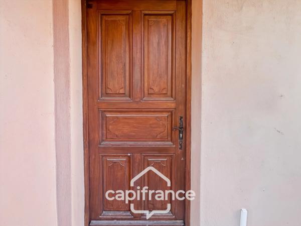 Local polyvalent de 43 m² – Usage mixte habitation & professionnel – Domaine de Pont ROYAL avec sa piscine résidentielle