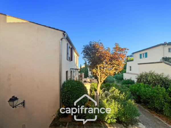 Local polyvalent de 43 m² – Usage mixte habitation & professionnel – Domaine de Pont ROYAL avec sa piscine résidentielle