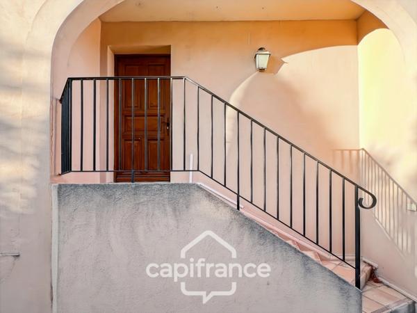 Local polyvalent de 43 m² – Usage mixte habitation & professionnel – Domaine de Pont ROYAL avec sa piscine résidentielle