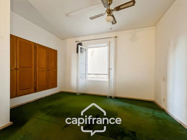 Local polyvalent de 43 m² – Usage mixte habitation & professionnel – Domaine de Pont ROYAL avec sa piscine résidentielle