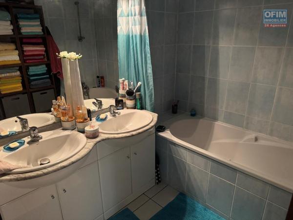 A vendre superbe appartement F3 spacieux de 78 m² dans l'une des plus belles résidences de standing au Tampon