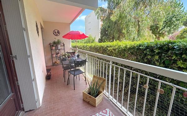 Appartement à vendre    3 pièces • 64,43 m2 Saint-Raphaël