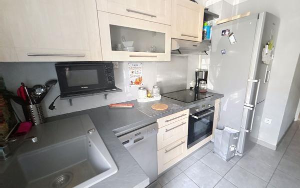 Appartement à vendre    3 pièces • 64,43 m2 Saint-Raphaël