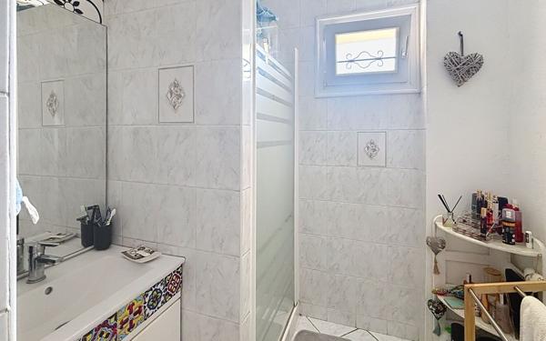 Appartement à vendre    3 pièces • 64,43 m2 Saint-Raphaël