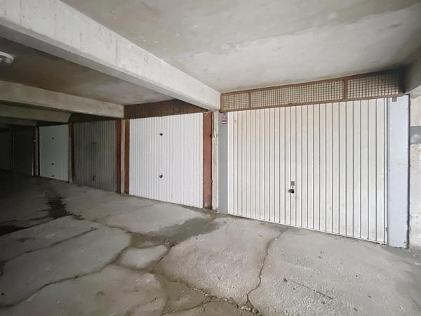 GARAGE EN REZ DE CHAUSSEE