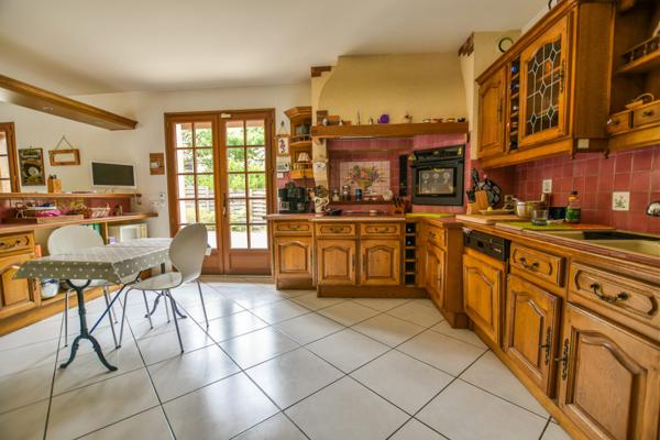 Grande villa de 5 chambres avec piscine