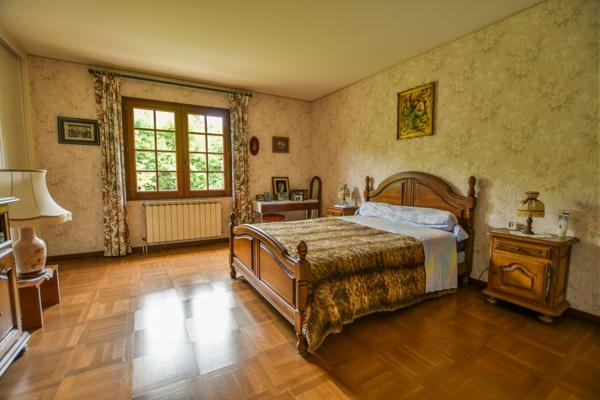 Grande villa de 5 chambres avec piscine