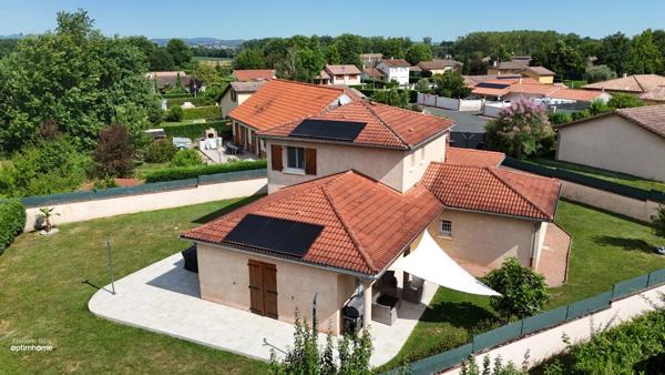 Maison familiale 4 chambres centre Grièges sur joli terrain clos