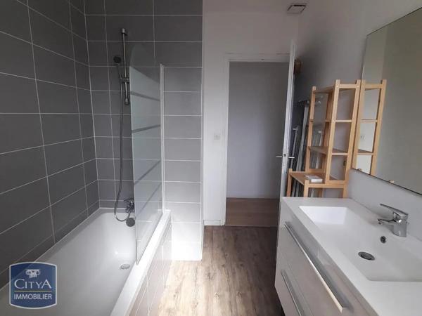 Maison à louer 4 pièces 74.19m² Saint-Médard-en-Jalles (33160)