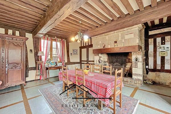 Maison de caractère avec dépendances à vendre 5 pièces GRANDCHAMP LE CHATEAU (14)