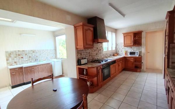 Maison à vendre    6 pièces •  Buxerolles