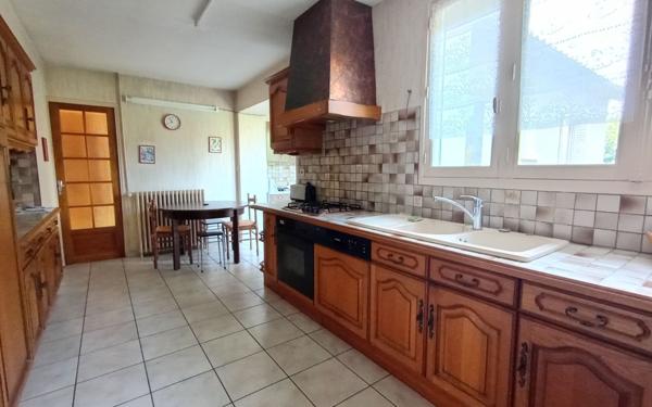 Maison à vendre    6 pièces •  Buxerolles