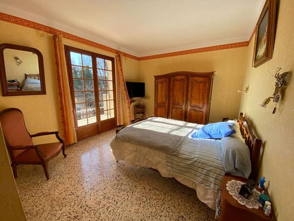 Charmante villa avec piscine au coeur de  Grans