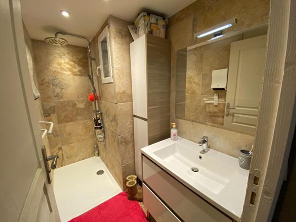 Charmante villa avec piscine au coeur de  Grans