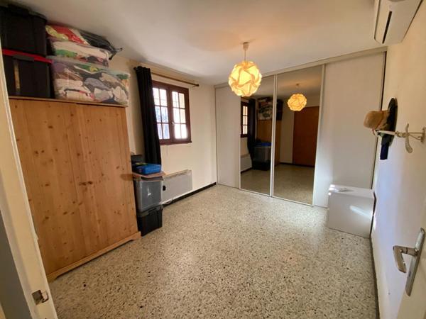 Charmante villa avec piscine au coeur de  Grans