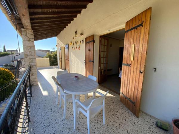 Charmante villa avec piscine au coeur de  Grans