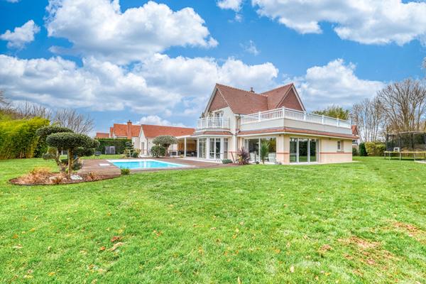 Maison Bailly Romainvilliers 10 pièce(s) 374 m2