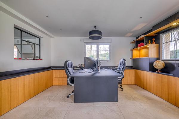 Maison Bailly Romainvilliers 10 pièce(s) 374 m2