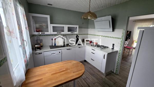 MAISON IMPECCABLE, PRÊTE À VIVRE, AVEC SOUS-SOL COMPLET À GACÉ