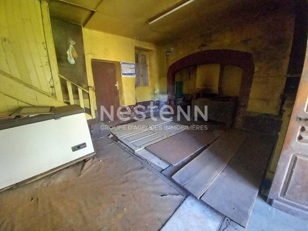 Corps de ferme en pierres à rénover à Malemort - Maison, granges, 5000 m² de terrain