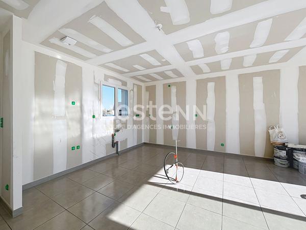 À vendre-Maison CHAMBOULIVE plain-pied (87 m² ) terrain 1 400 m²