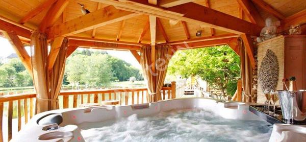 Chalet avec étang en Corrèze à vendre - 2 chambres -SPA- 1,6 ha de terrain- étang