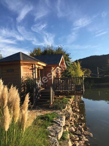 Chalet avec étang en Corrèze à vendre - 2 chambres -SPA- 1,6 ha de terrain- étang