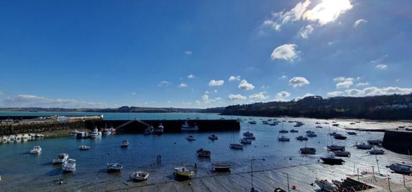 A vendre Bretagne- Finistère sud- Douarnenez-Immeuble à rénover vue mer