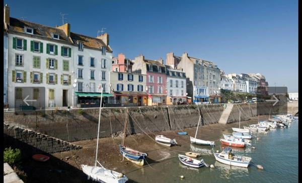 A vendre Bretagne- Finistère sud- Douarnenez-Immeuble à rénover vue mer