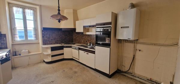 A vendre Bretagne- Finistère sud- Douarnenez-Immeuble à rénover vue mer