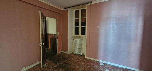 A vendre Bretagne- Finistère sud- Douarnenez-Immeuble à rénover vue mer