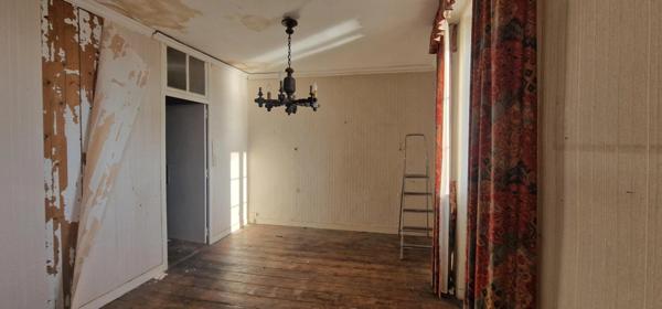 A vendre Bretagne- Finistère sud- Douarnenez-Immeuble à rénover vue mer