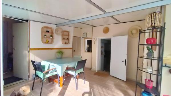 Maison de ville plain-pied à Boiscommun 5 pièces 92 m2 - 3 chambres - Véranda 15 m2- Garage - Jardin 630 m2