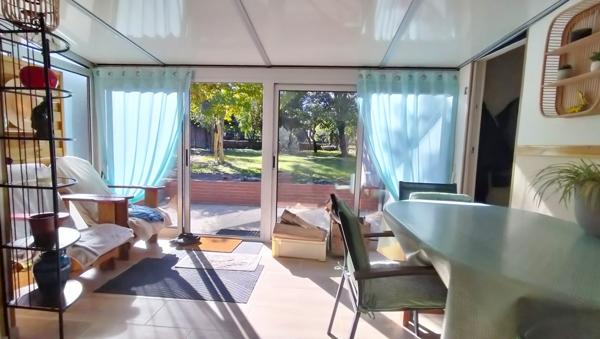 Maison de ville plain-pied à Boiscommun 5 pièces 92 m2 - 3 chambres - Véranda 15 m2- Garage - Jardin 630 m2