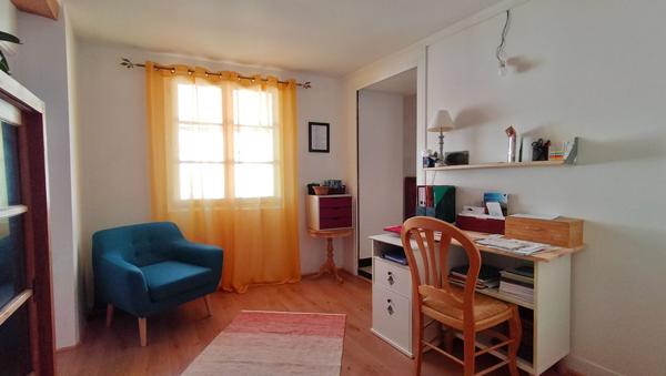 Maison de ville plain-pied à Boiscommun 5 pièces 92 m2 - 3 chambres - Véranda 15 m2- Garage - Jardin 630 m2