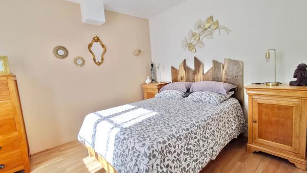 Maison de ville plain-pied à Boiscommun 5 pièces 92 m2 - 3 chambres - Véranda 15 m2- Garage - Jardin 630 m2