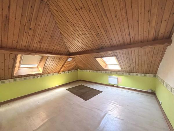 IMMEUBLE COMMERCE + 2 APPARTEMENTS