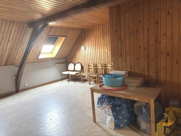 IMMEUBLE COMMERCE + 2 APPARTEMENTS