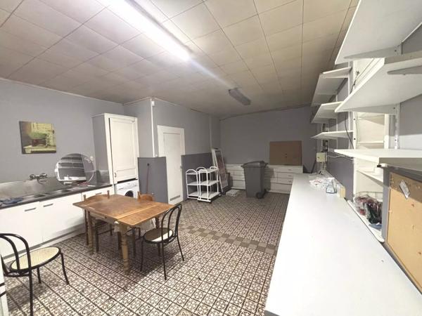 IMMEUBLE COMMERCE + 2 APPARTEMENTS