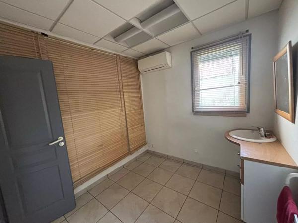 IMMEUBLE COMMERCE + 2 APPARTEMENTS
