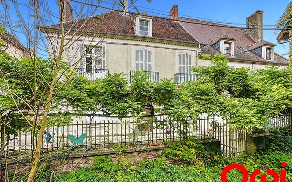 Maison à vendre    10 pièces •  Ainay-le-Château