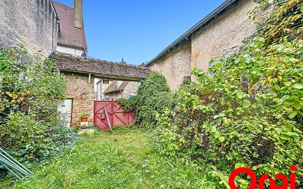 Maison à vendre    10 pièces •  Ainay-le-Château