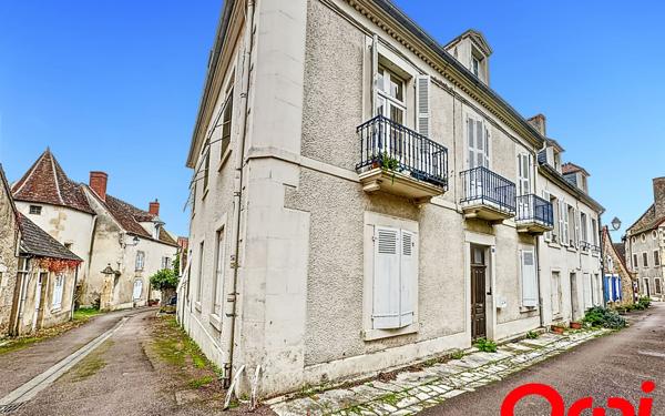 Maison à vendre    10 pièces •  Ainay-le-Château
