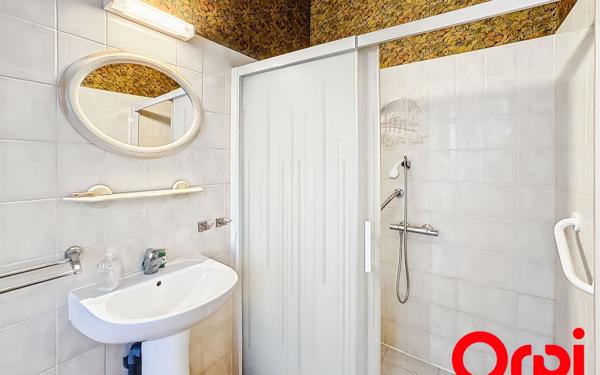 Maison à vendre    10 pièces •  Ainay-le-Château