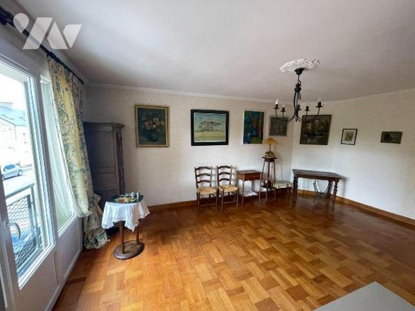 NOUVEAU "Chez des Notaires à Mes Côtés" à FALAISE, proche du centre-ville. 
Maison de ville d'...